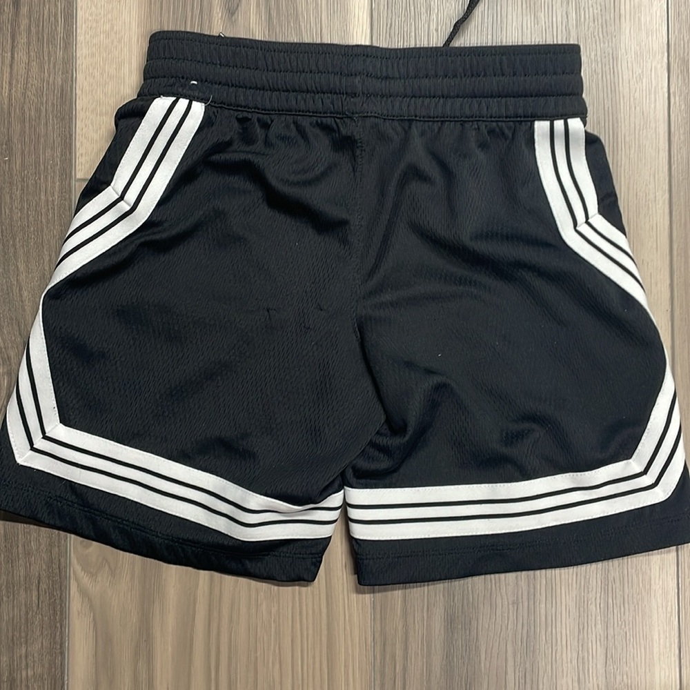 Nike Girls Crossover Dri-Fit Basketball Standard Fit Shorts, 2 pairs - Picture 3 of 12